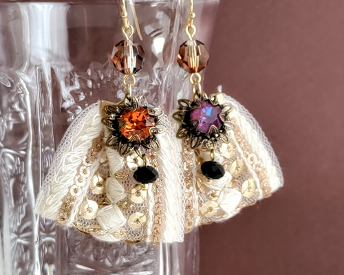 ピンク ビジュー 緑 レトロ 刺繍リボン グリーン ピアス イヤリング