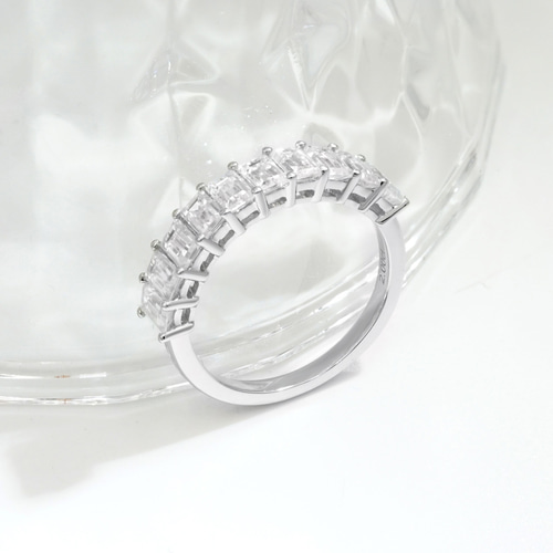 エメラルドカットエタニティリング J-R240827（4週間発送） 指輪