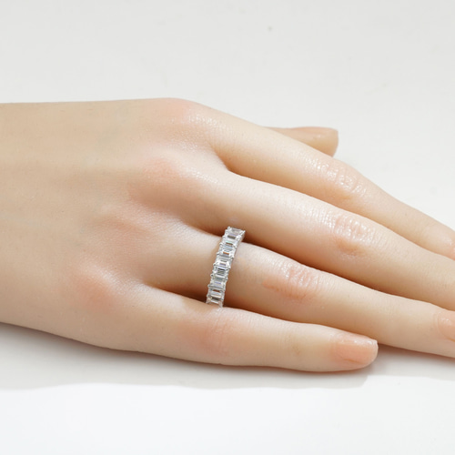 エメラルドカットエタニティリング J-R240827（4週間発送） エメラルドカットエタニティリング J-R240827（4週間発送） 指輪