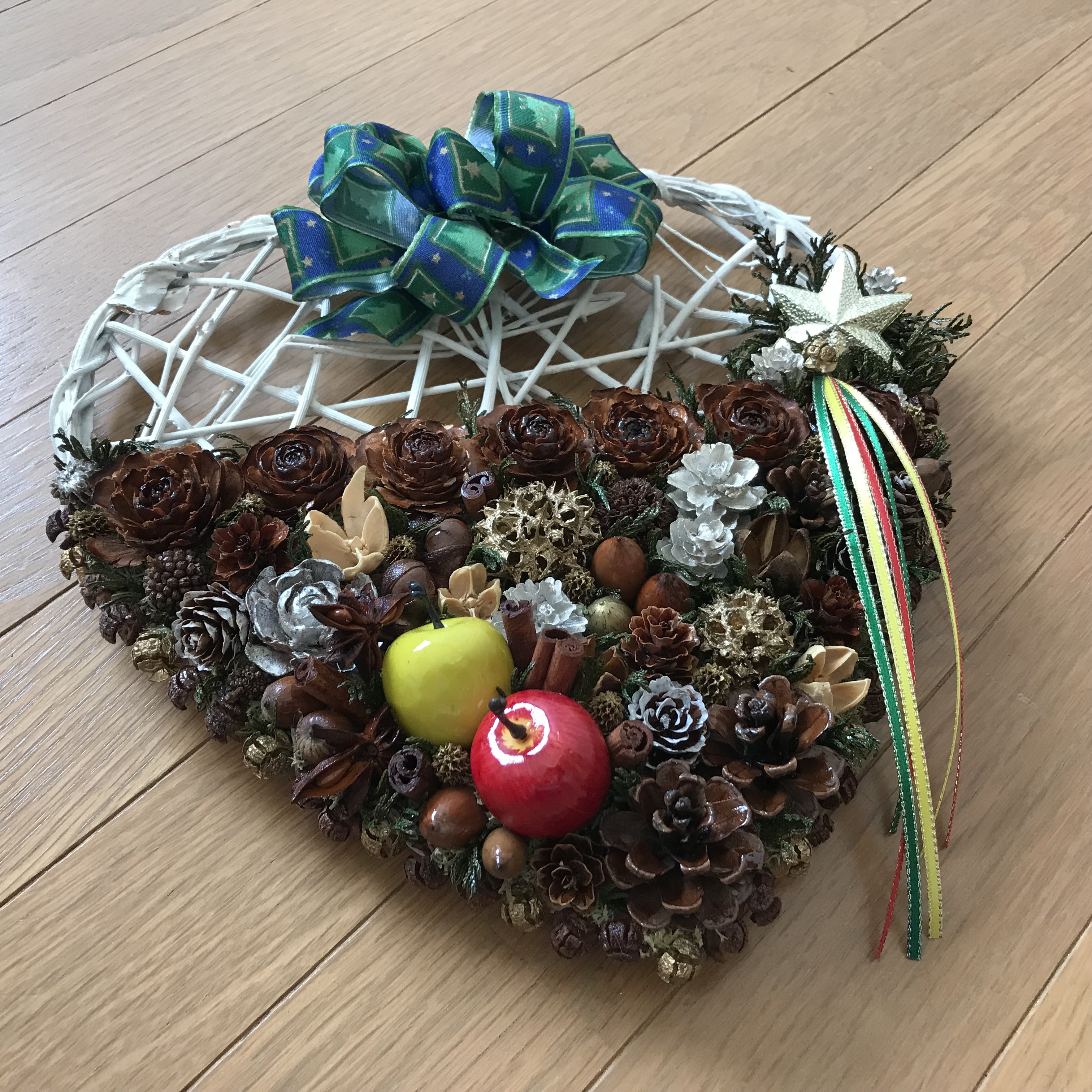 《X'mas》北欧の森の木の実と林檎のお洒落なハートリース（再販：1点限定）