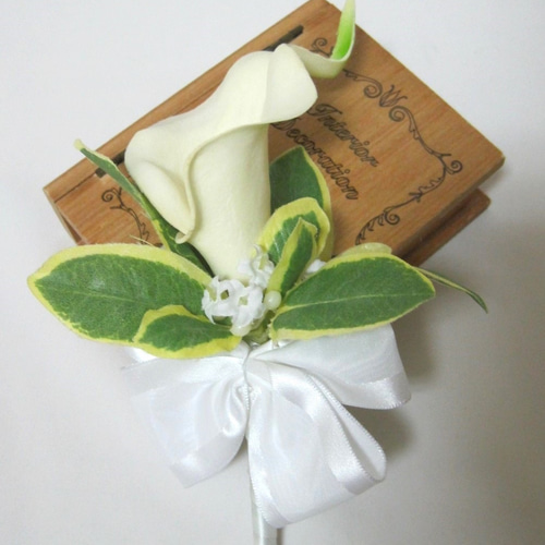 カサブランカのキャスケードブーケ。大人気♪ブートニア付き♪生花