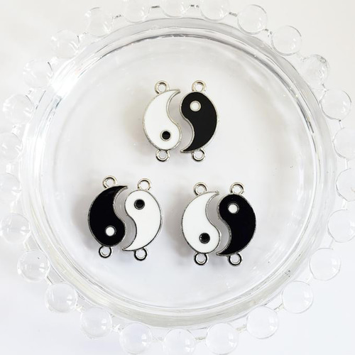 陰陽シンボル 六角形ペンダントネックレス 3セット 陰陽 勾玉 まが玉