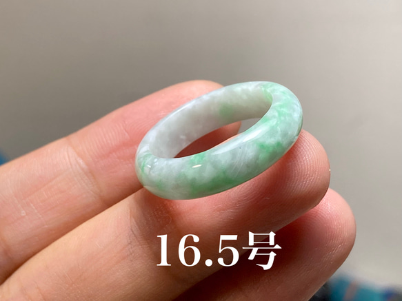ミャンマー産本翡翠のくり抜きリング(陽緑:16号)250615出品分 ミャンマー産本翡翠のくり抜きリング(陽緑:16号) - メルカリ