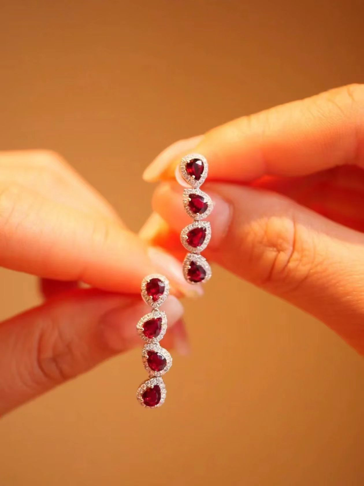 天然ダイヤモンド付きルビーピアスk18