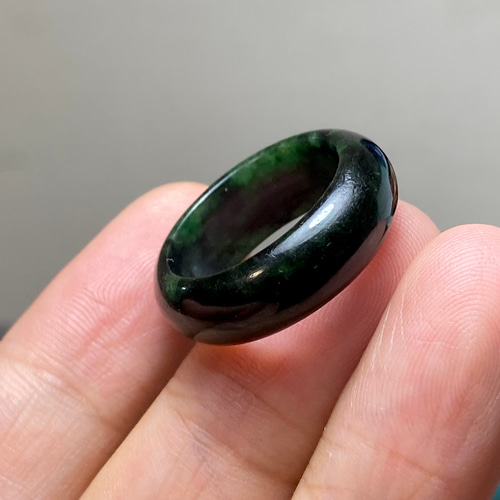L9-65 一点物 墨緑色 14.0号 ミャンマー産天然 A貨 本翡翠 くりぬき