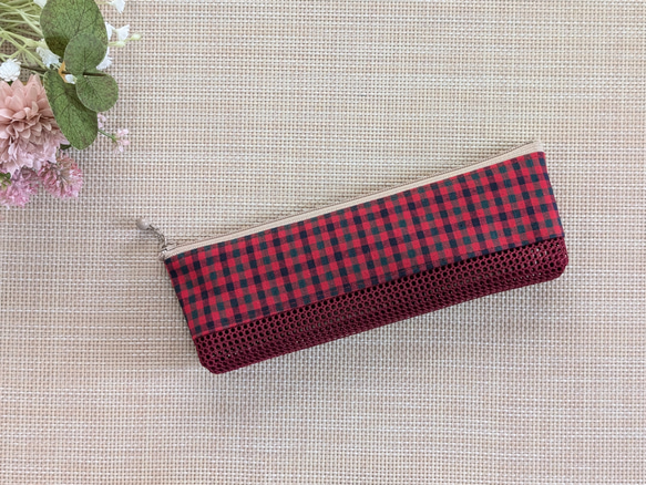 ハンドメイド　歯ブラシケース　ペンケース　メッシュポーチ　ファミリア風 チェック 1枚目の画像