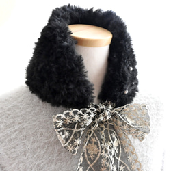 超早割クリスマス✨レースのリボンで結ぶ、ふわふわファー×パールビーズ ネックウォーマー《ブラック》 14枚目の画像