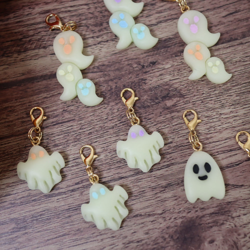 Ghost mini Keychain】おばけ 光るミニチャーム 蓄光 パステル