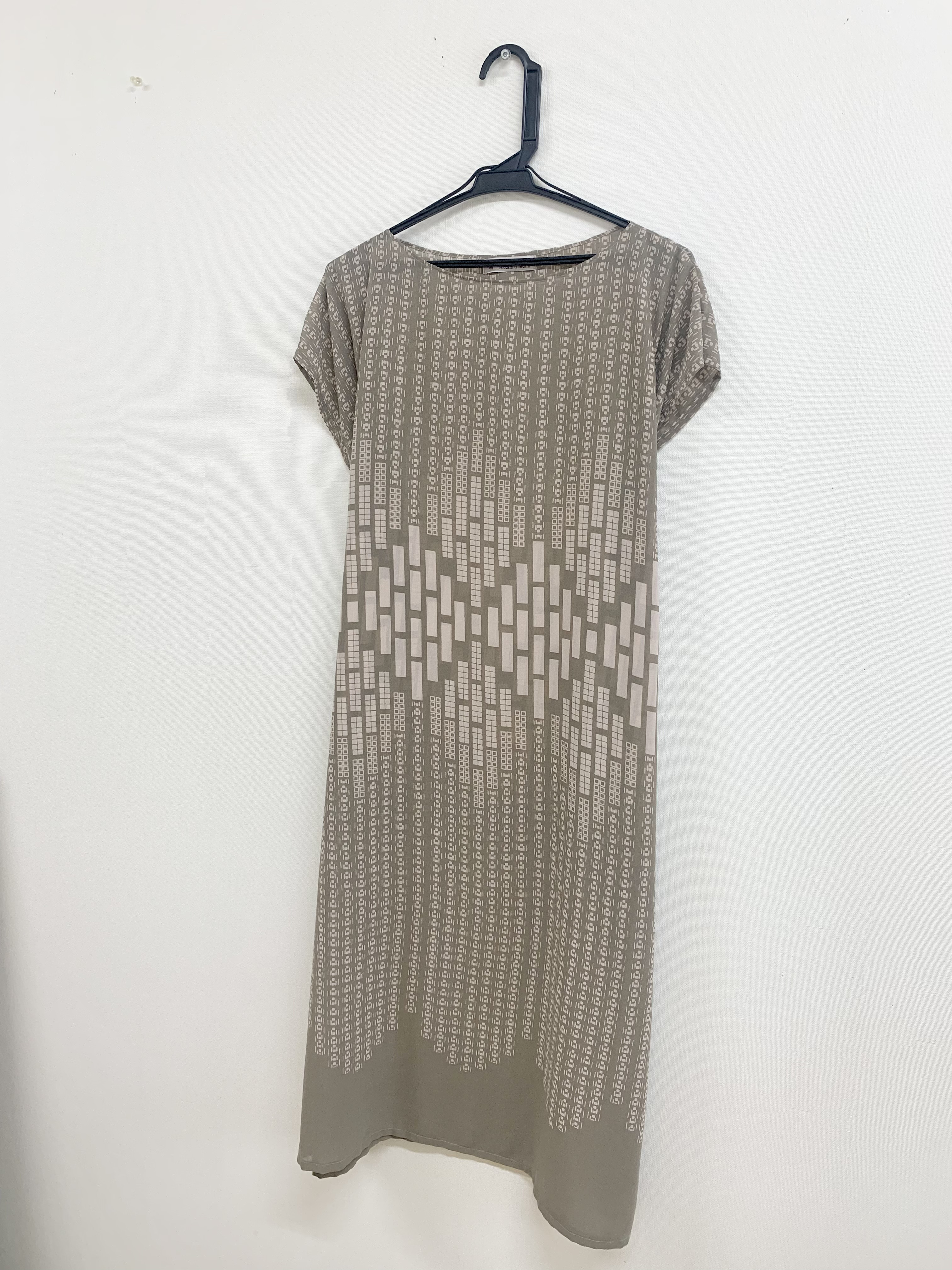 【お洗濯OK！直線裁ちワンピース】 国産生地 sheer earth green