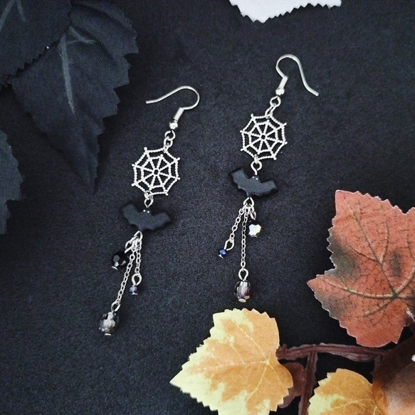 クモの巣くぐったコウモリのピアス【ハロウィン】 ピアス（フック 