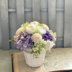 ⌘3種類のバラが綺麗！プリザーブドフラワー仏花　お供え　仏花　開店祝い　新築祝い　結婚祝い　退職祝い　ホワイト　パープル 1枚目の画像