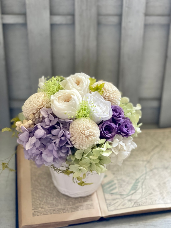 ⌘3種類のバラが綺麗！プリザーブドフラワー仏花　お供え　仏花　開店祝い　新築祝い　結婚祝い　退職祝い　ホワイト　パープル 2枚目の画像