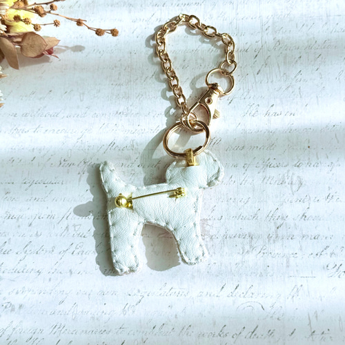 2way】ビーズ刺繍のうちの子ブローチ、バッグチャーム・ビーグル