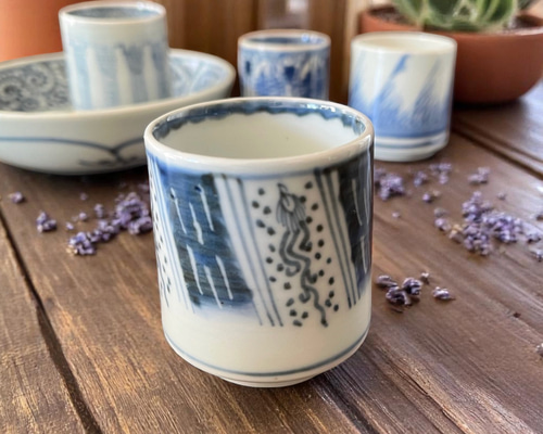 【古伊万里】染付時代物　ぐい呑（お猪口） 江戸時代後期 古伊万里 染付 たこ唐草文 そば猪口 猪口 湯呑