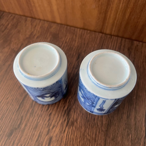 セット＞古伊万里染付覗窓宝尽猪口2客 おちょこ・ぐい呑み