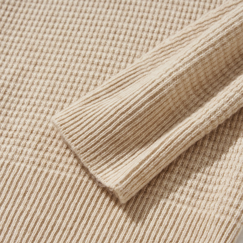 ナチュラルな雰囲気のニットパーカー フード付き ウール100％ ベージュ
