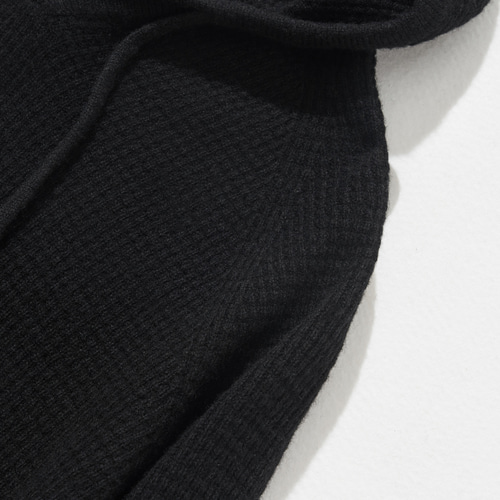 ナチュラルな雰囲気のニットパーカー フード付き ウール100％ ブラック