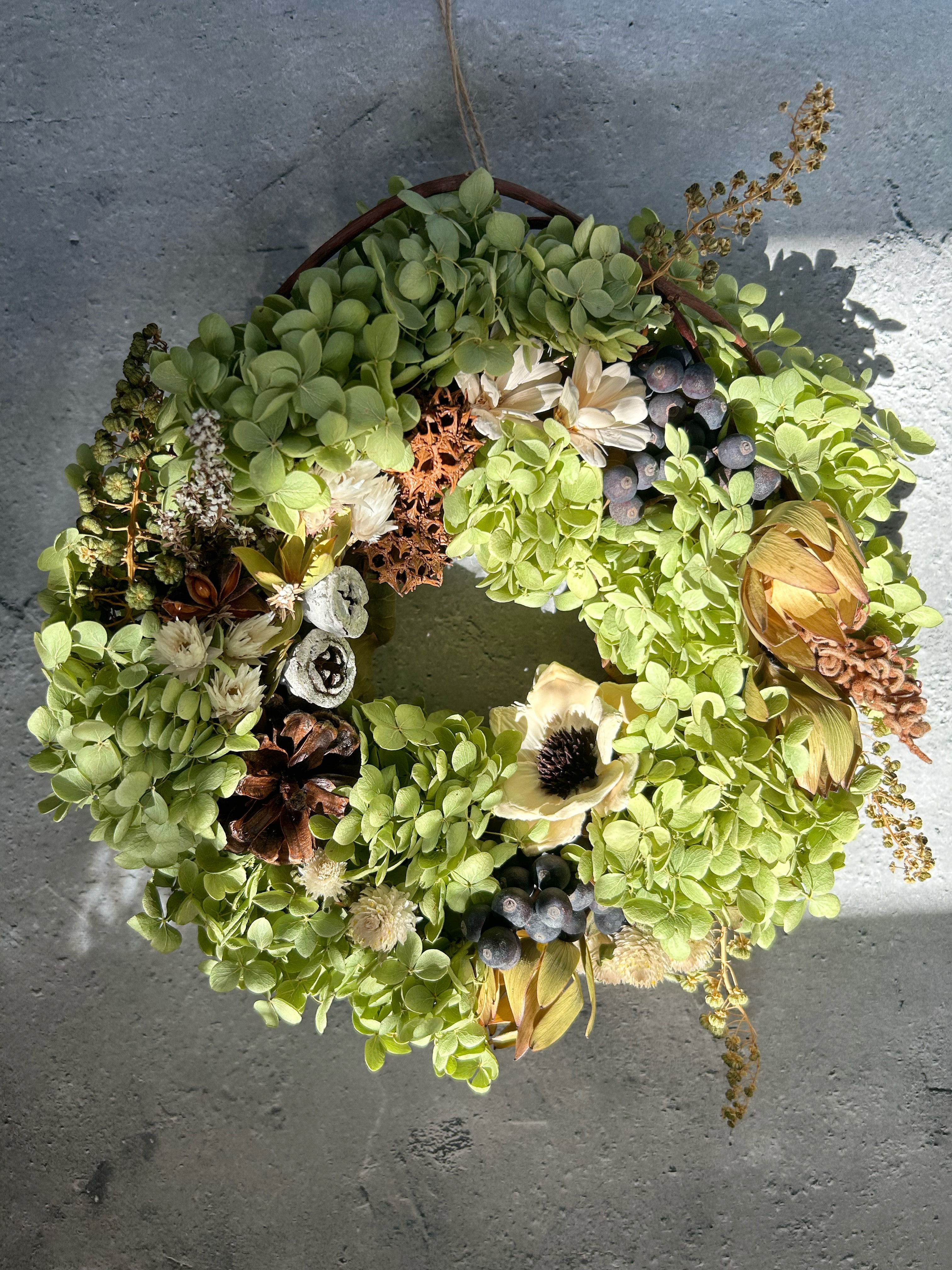 アナベル紫陽花ボール リース アナベル紫陽花ボール リース - メルカリ