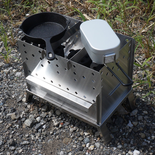 焚き火台 (鍋置き、オーブン付) 31315789fec88a78158b37e1585754