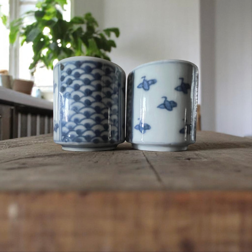 古伊万里染付折鶴波文様猪口 2客組 おちょこ・ぐい呑み・徳利 antique