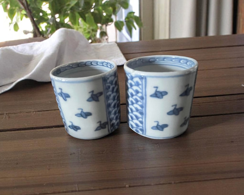 お猪口 青い波と鳥の絵柄　古伊万里ぐい呑み e9d9be72984efa2ba24e149bbd35ed