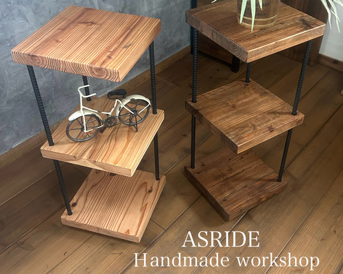 厚みのある無垢材とアイアン脚のコーナーラック／多目的ラック 棚