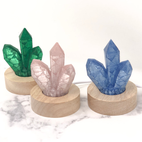 手のひらサイズの キラキラ 鉱石風 LEDライト スタンドライト