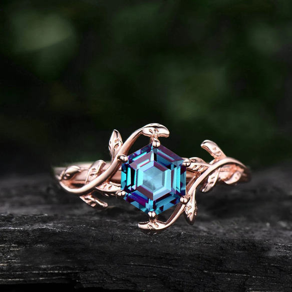 アレキサンドライトSHIELDリング✩アンティークリング