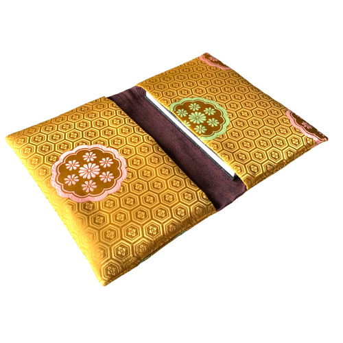 黄金の華』 金襴織物御朱印帳袋 B5/B6サイズ 有職文 亀甲菊 菊紋 華紋