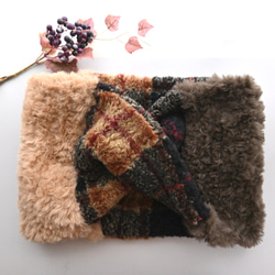 【完売しました】毛布な暖かさ！イタリア製ボア チェック柄×ふわふわファー＊クロス ネックウォーマー《ベージュ×ブラウン》 2枚目の画像