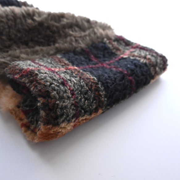 【完売しました】毛布な暖かさ！イタリア製ボア チェック柄×ふわふわファー＊クロス ネックウォーマー《ベージュ×ブラウン》 12枚目の画像