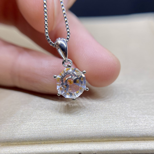 天然無処理 オイルインクォーツ ペンダント（オイル入り水晶