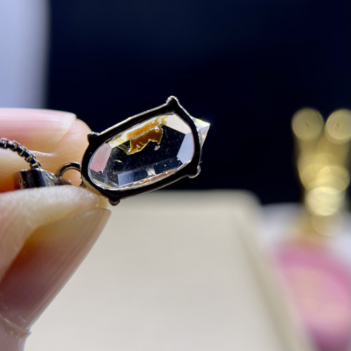 天然無処理 オイルインクォーツ ペンダン（オイル入り水晶 