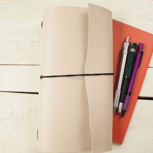 A5変形本革 エクリュ 手帳カバー トラベラーズノートタイプ 自然な