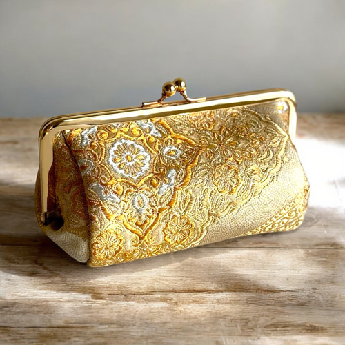 送料無料】ゴールドが煌めくがま口ポーチ⭐︎コスメポーチ/帯リメイク