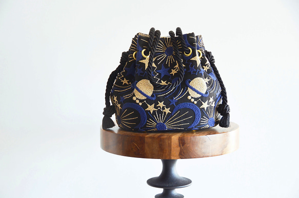 数量限定! プラネットチュール刺繍2wayマリンバッグ　ブルーブラック　月と星 1枚目の画像