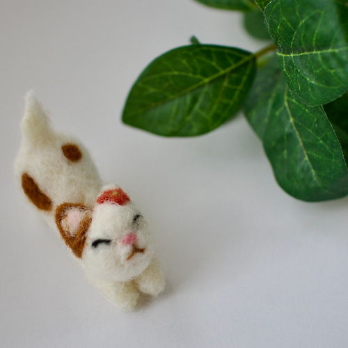 羊毛フェルト＋ねこ 伸びしている猫 羊毛フェルト だんけひつじ 通販