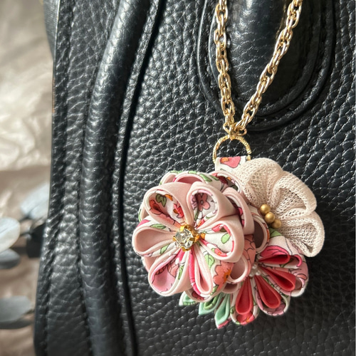 のりページ リバティ バックチャーム リバティ バックチャーム キーホルダー 花 つまみ細工 軽い