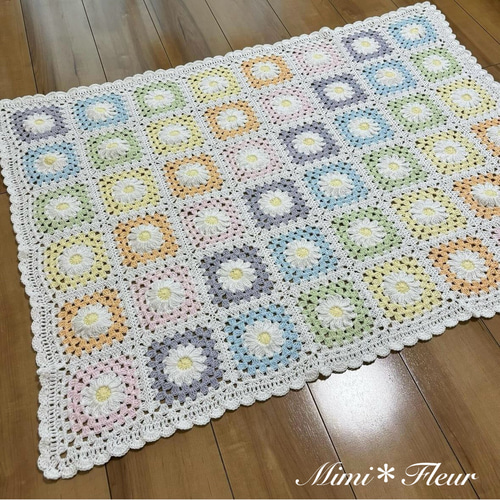 デイジーモチーフのレインボーブランケット ＊ ひざ掛け グラニー