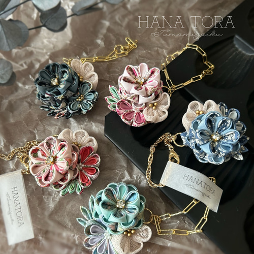 リバティ バックチャーム キーホルダー 花 つまみ細工 軽い プレゼント