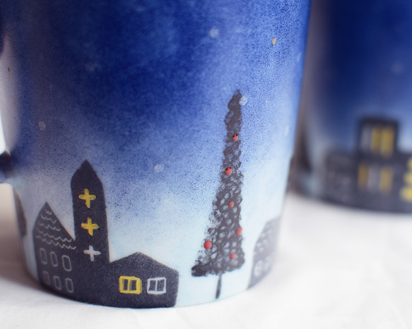 三日月のある雪降る夜の町～冬のマグ 5枚目の画像