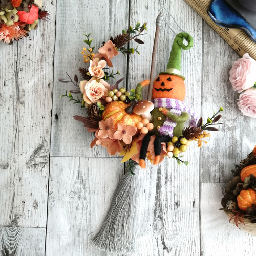 2024♪】三日月型のハロウィンリース 緑 ジャック・オー・ランタン