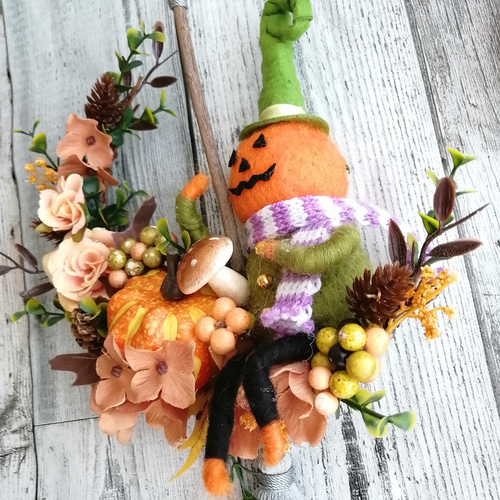 2024♪】三日月型のハロウィンリース 緑 ジャック・オー