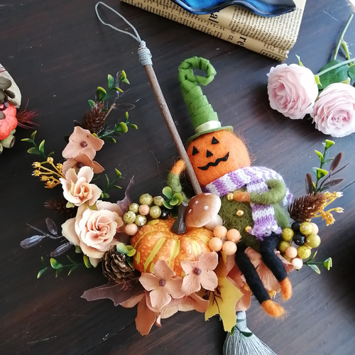 2024♪】三日月型のハロウィンリース 緑 ジャック・オー・ランタン