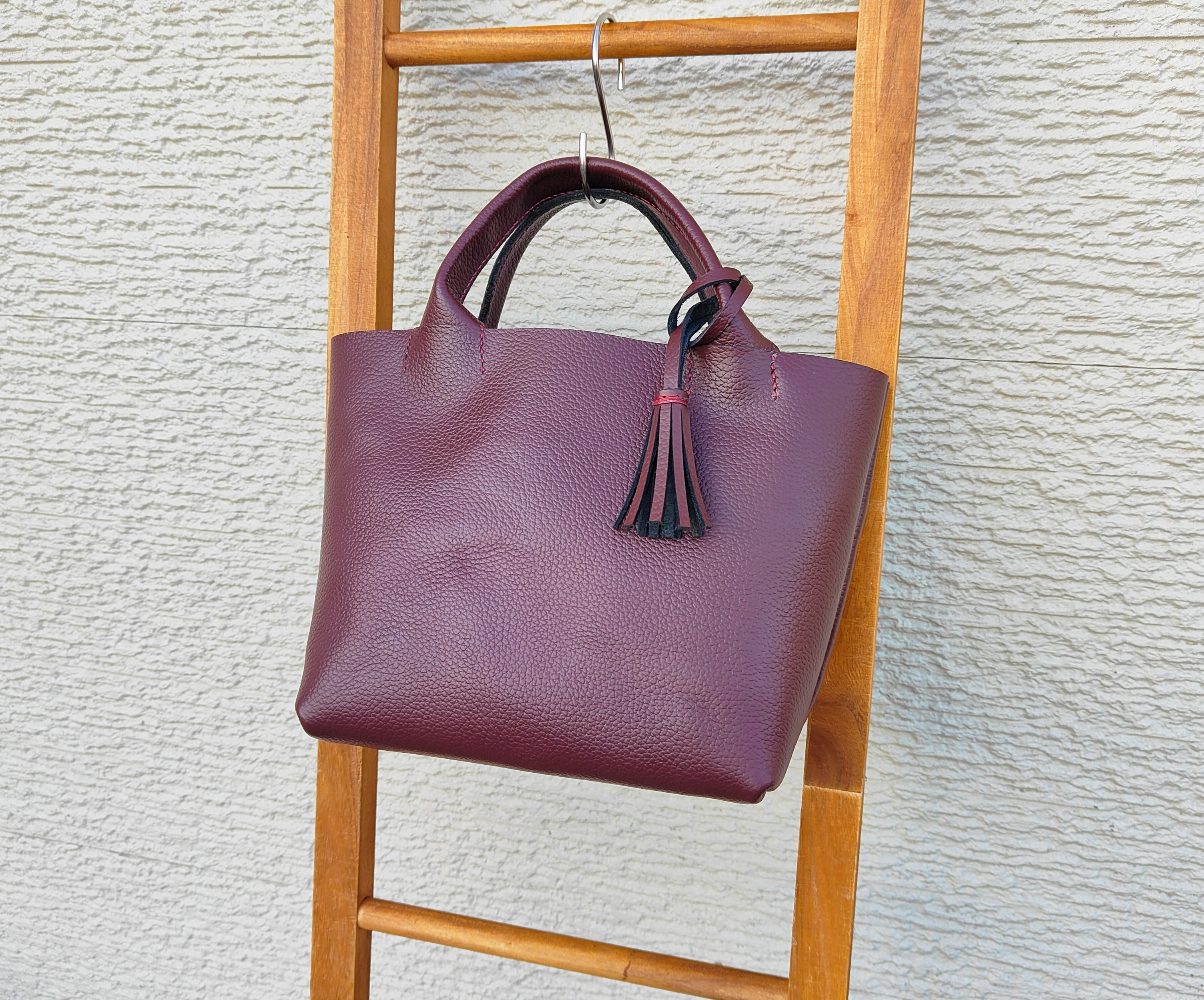 【姫路レザー】手縫いのミニトートバッグ（コンパクト/シンプル/メンズ/レディース/ミニバッグ/軽い/旅行）ボルドー