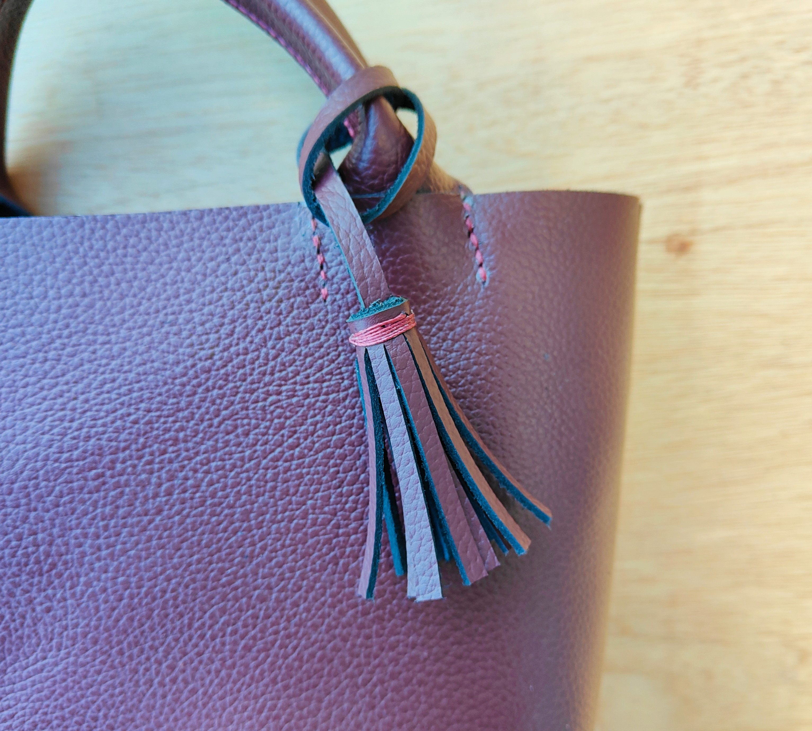 【姫路レザー】手縫いのミニトートバッグ（コンパクト/シンプル/メンズ/レディース/ミニバッグ/軽い/旅行）ボルドー