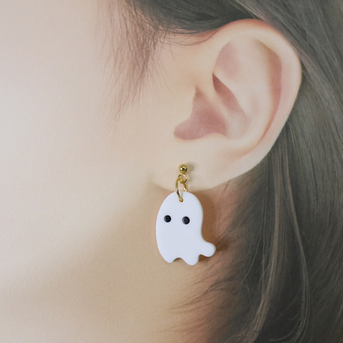 ghost accessory】左右対称おばけ イヤーアクセサリー ピアス