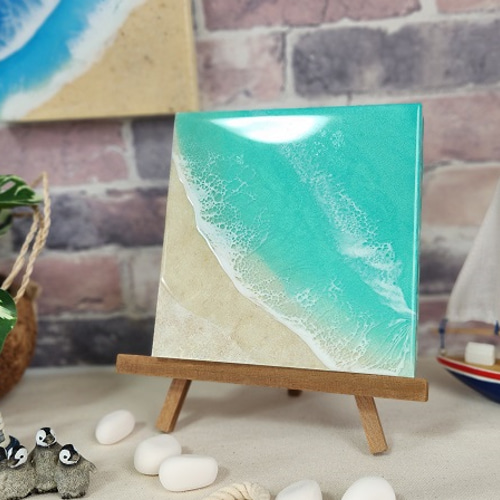 エメラルドグリーンの海  レジンアート ブルーとエメラルドグリーンの海 触れたくなるアート いつまでも
