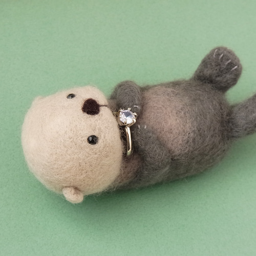 ラッコのお気に入りの石リングホルダー 羊毛フェルト リングスタンド  