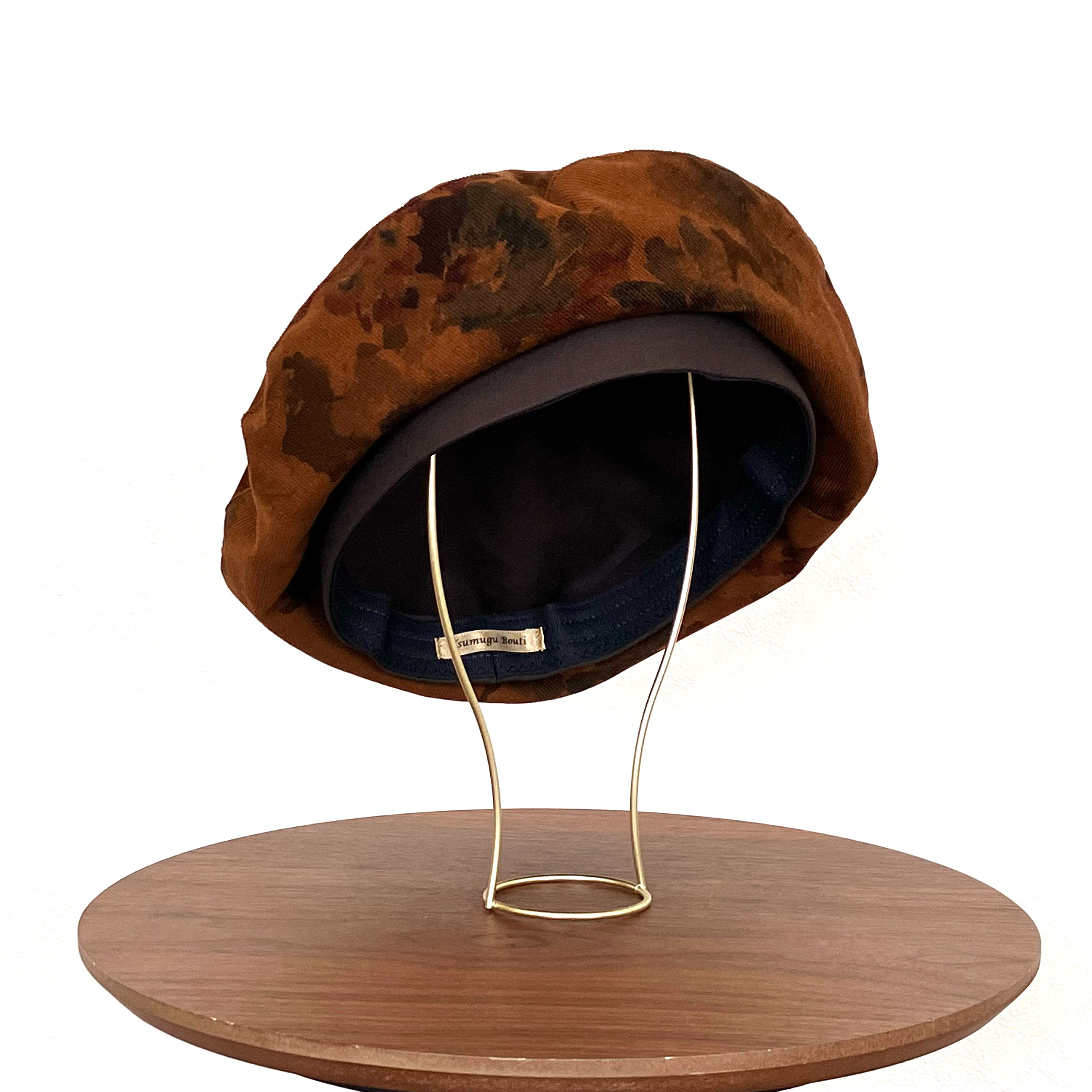 【秋冬レディース帽子　水彩画調の花柄がエレガントなコーデュロイベレー帽（ダークオレンジ×ブラウン）】上品　綺麗め　大きめ